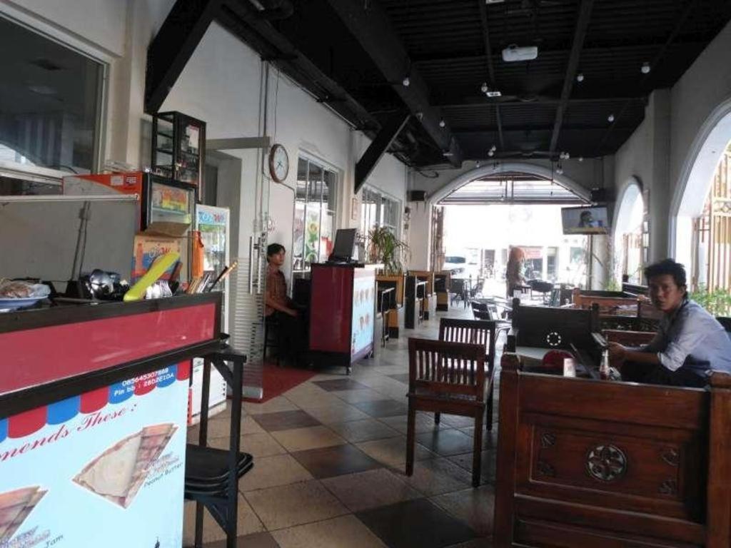 Vindhika Hotel Pengayoman Makassar Kültér fotó